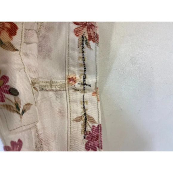 American Eagle Women's Mom Short Floral Mid Rise Denim Cuffed Shorts Size 0 NWT - Picture 6 of 13